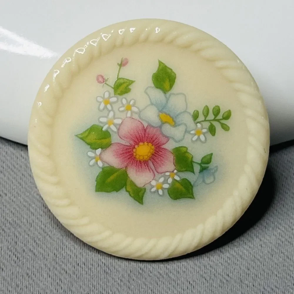 Avon Vintage Porcelain Floral Button Brooch Pin Cream White Pink Green Flower